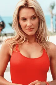 Neely (Jennifer Campbell) ist skeptisch. Wird Mitch erlauben, dass Hobie zu ihr zieht?