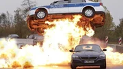 Bei einer Verkehrskontrolle ziehen zwei Männer Waffen und rasen davon. Bei der Verfolgung der Gangster durch die Autobahnkommissare kommt es zu einem explosiven Crash...