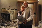 ARD STURM DER LIEBE FOLGE 1384, am Mittwoch um 15:10 Uhr im ERSTEN. Die Explosion hat den Fürstenhof zerstört: Alfons (Sepp Schauer, r.) und Hildegard (Antje Hagen, l.) sind mehr als bestürzt über das Ausmaß der Zerstörung.