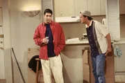Ross Geller (David Schwimmer, l.); Chandler Bing (Matthew Perry, r.)