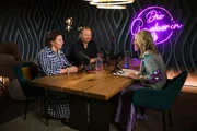 v.li.: Christl Döllerer und Andreas Döllerer mit Monika Gruber
