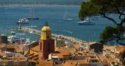 Der kleine Hafenort Saint-Tropez erfreut sich internationaler Beliebtheit.