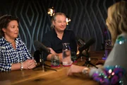 Christl Döllerer und Andreas Döllerer mit Monika Gruber