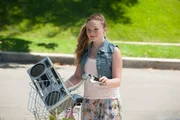 Dana Caldwell (Natalie Alyn Lind)