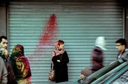 Seit den „Frau, Leben, Freiheit“-Protesten im Iran trauen sich immer mehr Frauen, ihre Haare zu zeigen.