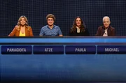 Die Kandidaten (v.l.n.r. am Panel):  TEAM D:  Panagiota Petridou, Atze Schröder, Paula Lambert, Michael Mittermeier.