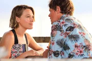 L-R: Martha Lloyd (Sally Bretton), DI Humphrey Goodman (Kris Marshall)