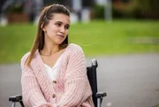 Henrike Palm (Anna-Lena Schwing) soll nach langjähriger Krankheit eine funktionierende Niere bekommen.