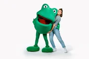 Ok, zugegeben, Maskottchen Günter Kastenfrosch ist nicht ganz so gigantisch groß (und schwer) wie ein Pottwal. Moderatorin Laura Knöll findet ihn aber gigantisch gut - genau richtig für den Tigerenten Club.