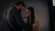 Charlie (Emilie Neumeister) versucht ihren Vater Malte (Ulrich Brandhoff) davon zu überzeugen, dass sie sich die Zeitschleife nicht ausdenkt.