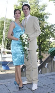 Katrin (Ulrike Frank) und Marc (Arne Stephan) haben geheiratet.