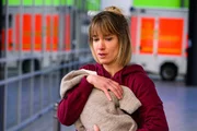 Sie dachte eigentlich, dass alles gut wird. Doch nun bangt Rike (Isabell Horn) um die Zukunft mit Baby Luis.
