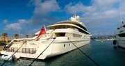 Ob die Strände von Saint Tropez, die Filmfestspiele von Cannes oder das Casino von Monte Carlo – die Côte d’Azur strahlt Luxus, Glamour und Dolce Vita aus.