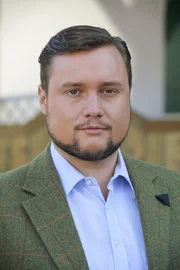 Maximilian Laprell (Tobias Burghammer).