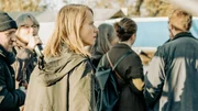 Freya (Susanne Bormann, 3.v.l.) ist über Beckers Auftritt irritiert. Werden sie so andere "Erweckte" finden?