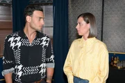 Matilda (Anna-Katharina Fecher) und Nihat (Timur Ülker) rätseln, ob man Julian noch vertrauen kann.