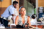 Florence (JOSEPHINE JOBERT).