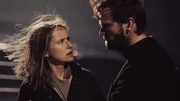 Die Zeitschleife enthüllt zwischen den Eheleuten Freya (Susanne Bormann, l.) und Malte (Ulrich Brandhoff, r.) ein dunkles Geheimnis – werden sie wieder zueinander finden?