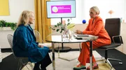 Natascha Ochsenknecht (r.) will Maren Kroymann (l.) zum Realitystar werden lassen!