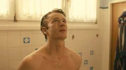 Lorenz (Jonas Holdenrieder) fühlt sich erstmals wieder glücklich.
