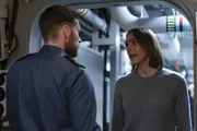 Elliot Glover (Shaun Evans), Coxon, der Steuermann der "Vigil", soll Amy Silva (Suranne Jones) bei ihren Ermittlungen über die Schulter sehen.