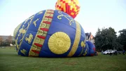 Die "Montgolfiere" füllt sich mit heißer Luft.