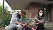 Julian und Lara wollen von ihrer Sucht loskommen..