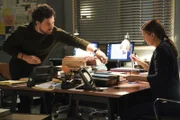 Dr. Andrew DeLuca (Giacomo Gianniotti, l.); Dr. Meredith Grey (Ellen Pompeo, r.)
