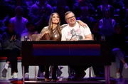 Rateteam-Kapitän Elton (r.) mit der Schauspielerin, Moderatorin und Model Sophia Thomalla (l.).