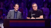 Rateteam-Kapitän Elton (r.) und der Schauspieler Hans-Werner Meyer (l.) bilden ein Rateteam.