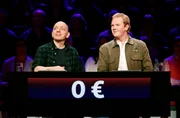 Rateteam-Kapitän Bernhard Hoëcker (l.) und der Künstler Leon Löwentraut (r.) bilden ein Rateteam.