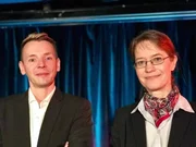 Diesmal erläutert die Volkswirtschaftlerin Prof. Dr. Karen Pittel vom Ifo Leibniz-Institut an der Universität München, welche Bedeutung Fairness beim Klimaschutz hat. Und der Chemiker Prof. Dr. Frederik Wurm vom Max-Planck-Institut für Polymerforschung Mainz hat herausgefunden, wie man mit biologisch abbaubaren Nano-Trägern den Pestizideinsatz in der Landwirtschaft verringern kann.