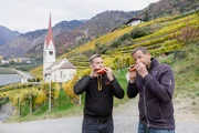 Die Kommissare Hofer und Hansen sind gespannt auf die Untersuchungsergebnisse von Pathologin Mai.