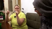 Sandra ist überglücklich: Endlich hält sie mit Tino die Hausschlüssel in der Hand.