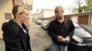 In Bremerhaven leben Kevin (24) und Sylvia (25) mit ihrem Hund Talia, der sich verletzt hat. Doch das Geld für den Tierarzt fehlt.