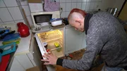 Bei der Punker-Clique ist der Kühlschrank leer..