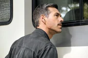 Eddie Valetik (Eddie Cibrian)