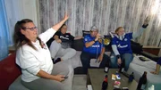 Als Schalke-Trompeter ist Willy (59) in seinem Viertel Ückendorf aber auch in ganz Gelsenkirchen bekannt wie ein bunter Hund. Da ist es nur selbstverständlich, dass Freunde und Familie ins Schalke-Haus von ihm und Gattin Tanja (42) trudeln, wenn der FC Schalke 04 kickt.