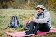 Schmidt Max beim Bergyoga.