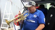 S04-Trompeter Willy (Foto), Tanja und Bille wollen Campingurlaub machen.