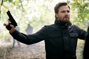 Oliver Queen (Stephen Amell)
