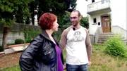 Bianca und Geri träumen vom großen Familienglück in den eigenen vier Wänden. Deswegen ergattern sie kurzentschlossen ihr Traumhaus: zwar sanierungsbedürftig, aber günstig und mit Charme. Doch das vermeintliche Schnäppchen frisst dem jungen Paar fast die Haare vom Kopf. Bianca und Geri träumen vom großen Familienglück in den eigenen vier Wänden. Deswegen ergattern sie kurzentschlossen ihr Traumhaus: zwar sanierungsbedürftig, aber günstig und mit Charme. Doch das vermeintliche Schnäppchen frisst dem jungen Paar fast die Haare vom Kopf.