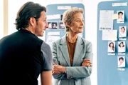 Claire (Charlotte Rampling) und ihr Kollege (Charles Martins) ermitteln im Fall der 19 Migranten und Migrantinnen. Sie kommen dem Netz der Schlepperorganisation immer näher ...