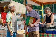 L-R: Nelson Myers (RAM JOHN HOLDER), DI Jack Mooney (ARDAL O’HANLON).
