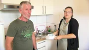Mario will unterdessen seine Freundin Sabrina davon überzeugen, mit ihm zusammenzuziehen...