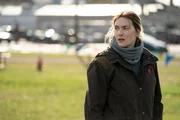 Phone records lead Mare and Colin to question an unlikely suspect. Later, Mare receives some unprompted family  advice from Richard.