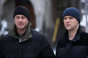 Den Schuldigen auf der Spur, l-r: Taylor Kinney als Kelly Severide, Jesse Spencer als Matthew Casey