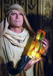 Teal'c gibt O'Neill (Richard Dean Anderson) das ZPM...