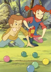Tommy spielt Murmeln mit einem der Diebe, um die vielen Perlen, die er von Pippis Papa anvertraut bekommen hat.