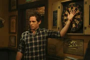 Dennis Reynolds (Glenn Howerton)